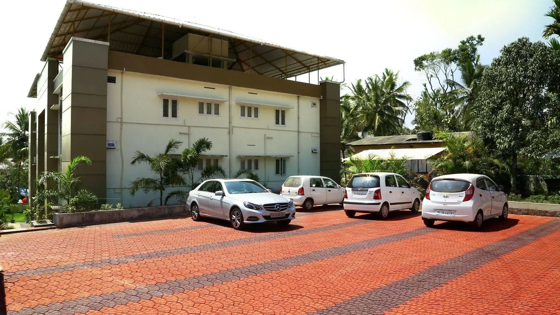 Wayanad Cliff Hotels Apartments Inde